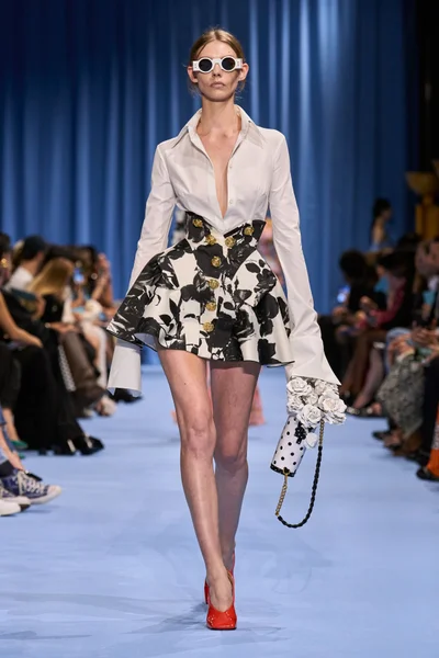Look 28
